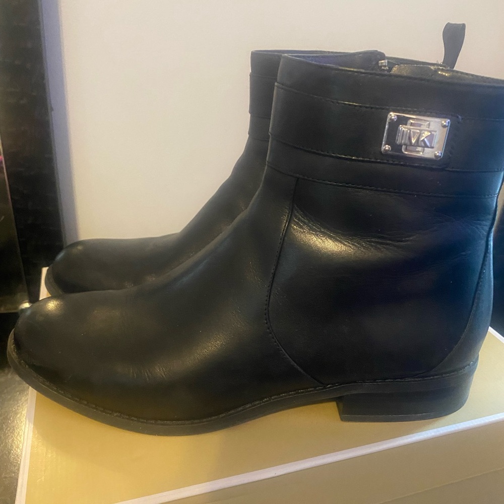 Micheal Kors ankle boots